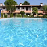 Two-bedroom With Private Garden Daire Bibione