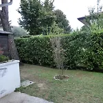 Daire Two-bedroom With Private Garden Bibione