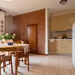 Two-bedroom With Private Garden Daire *
