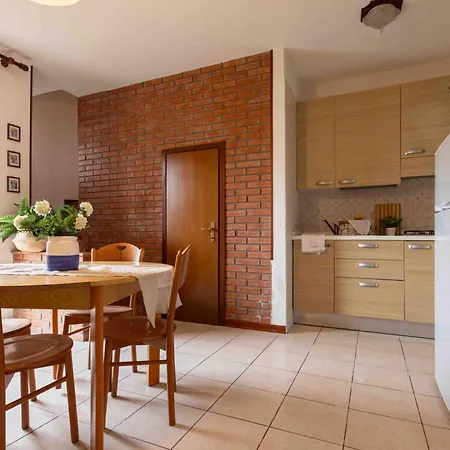 Two-bedroom With Private Garden Lägenhet *
