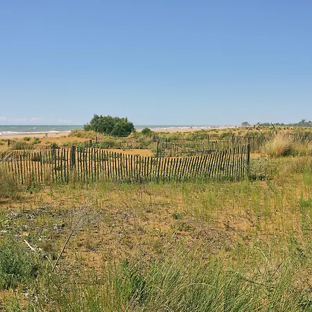 Two-bedroom With Private Garden Daire