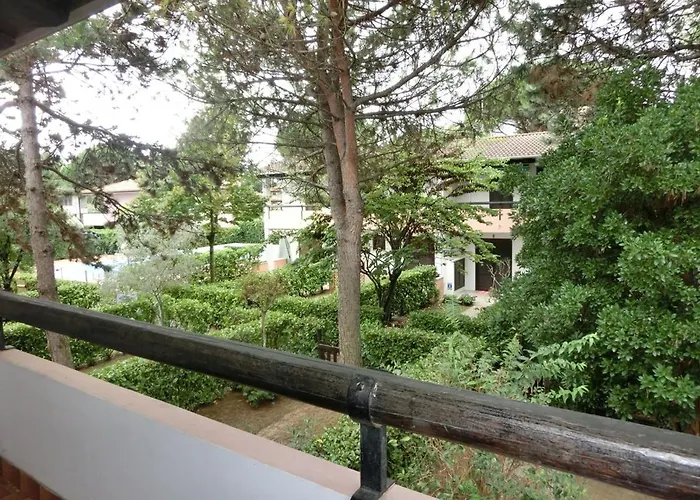 Lägenhet Two-bedroom With Private Garden Bibione