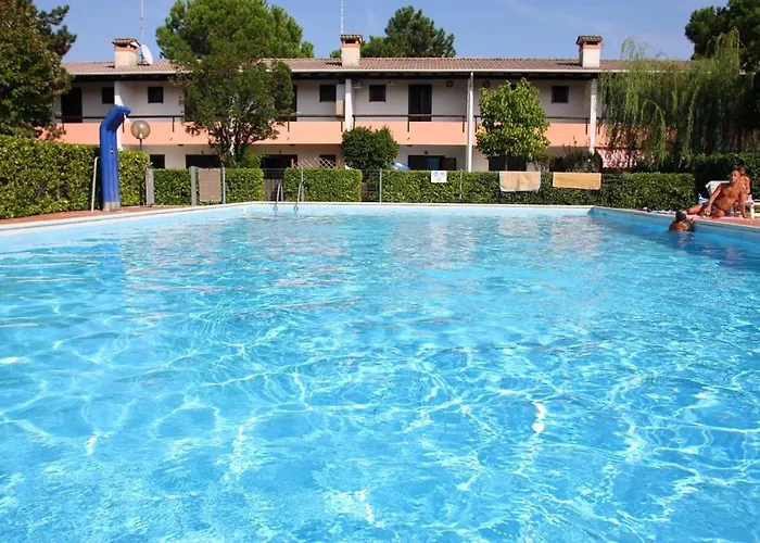 Two-bedroom With Private Garden Lägenhet Bibione