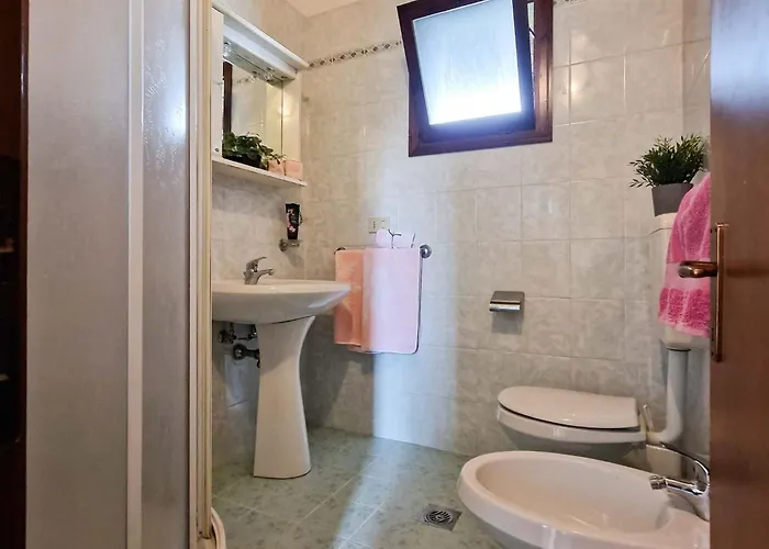 Two-bedroom With Private Garden Lägenhet *