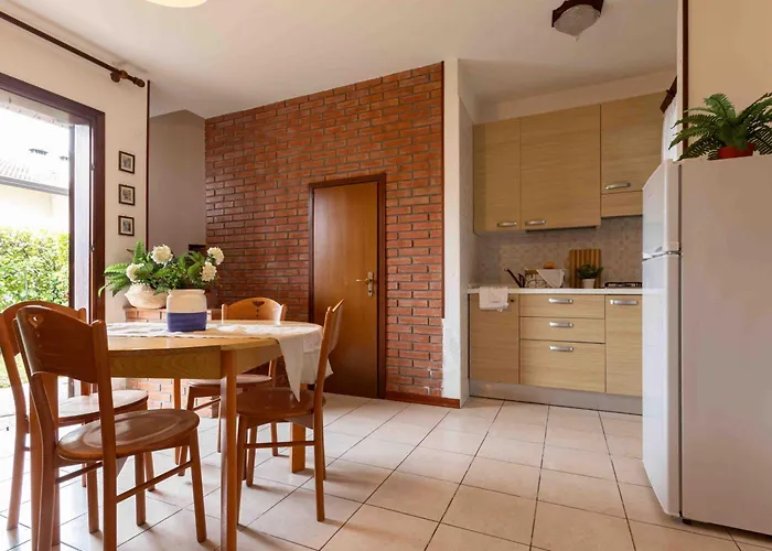 Two-bedroom With Private Garden Lägenhet *